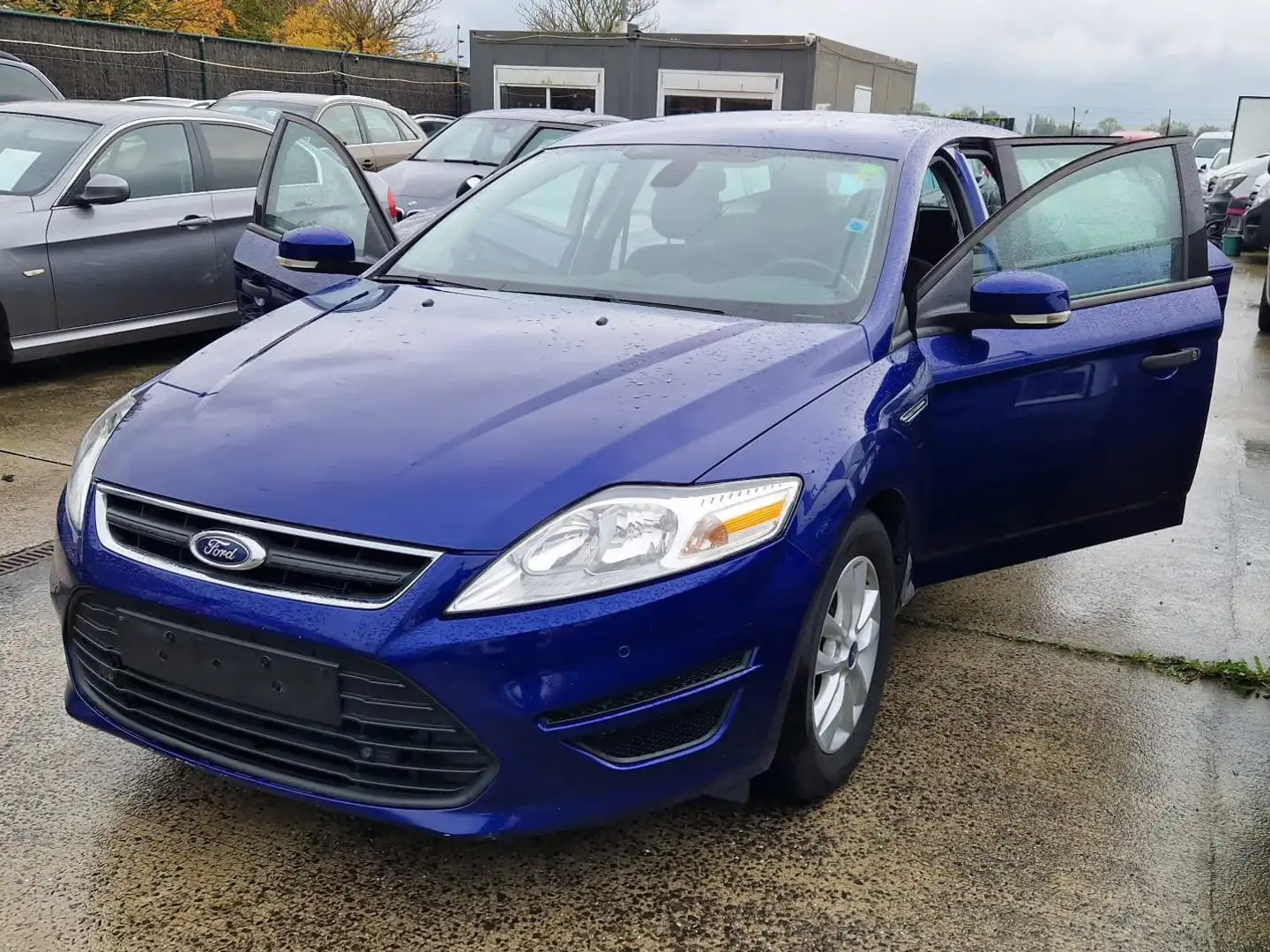 Ford Mondeo 1.6 TDCi ECOnetic Business Edition Blauw - 1
