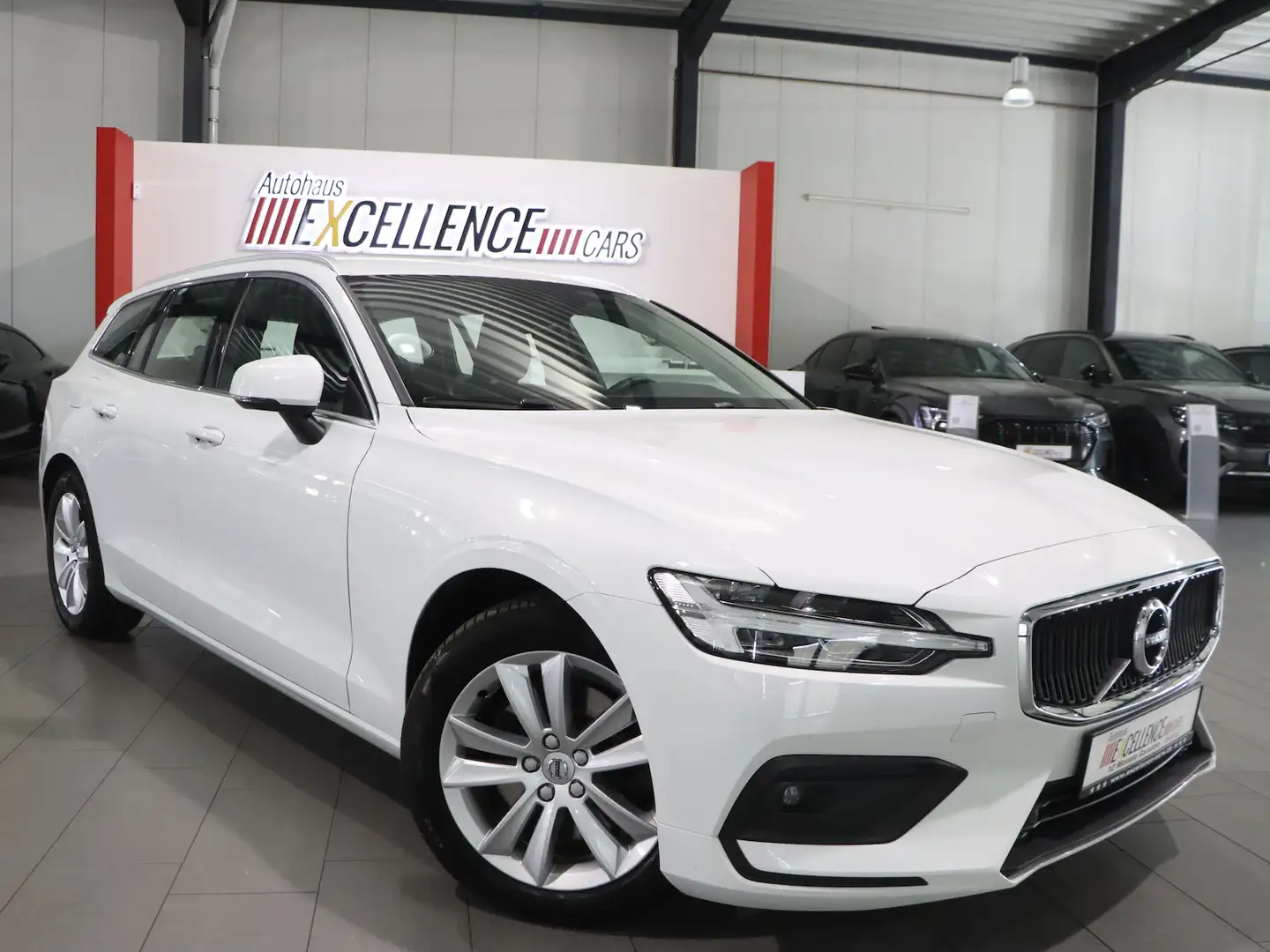 Volvo V60 B4 MOMENTUM PRO MATRIX-LED / VIRTUAL-COCKPIT Blanc - 2