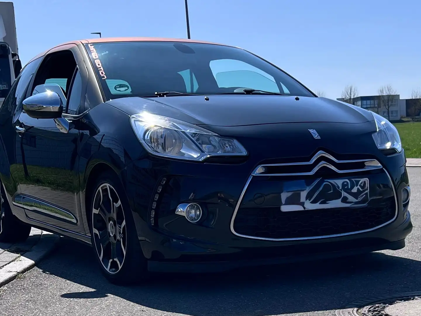 Citroen DS3 DS3 THP 155SportChic Schwarz - 2