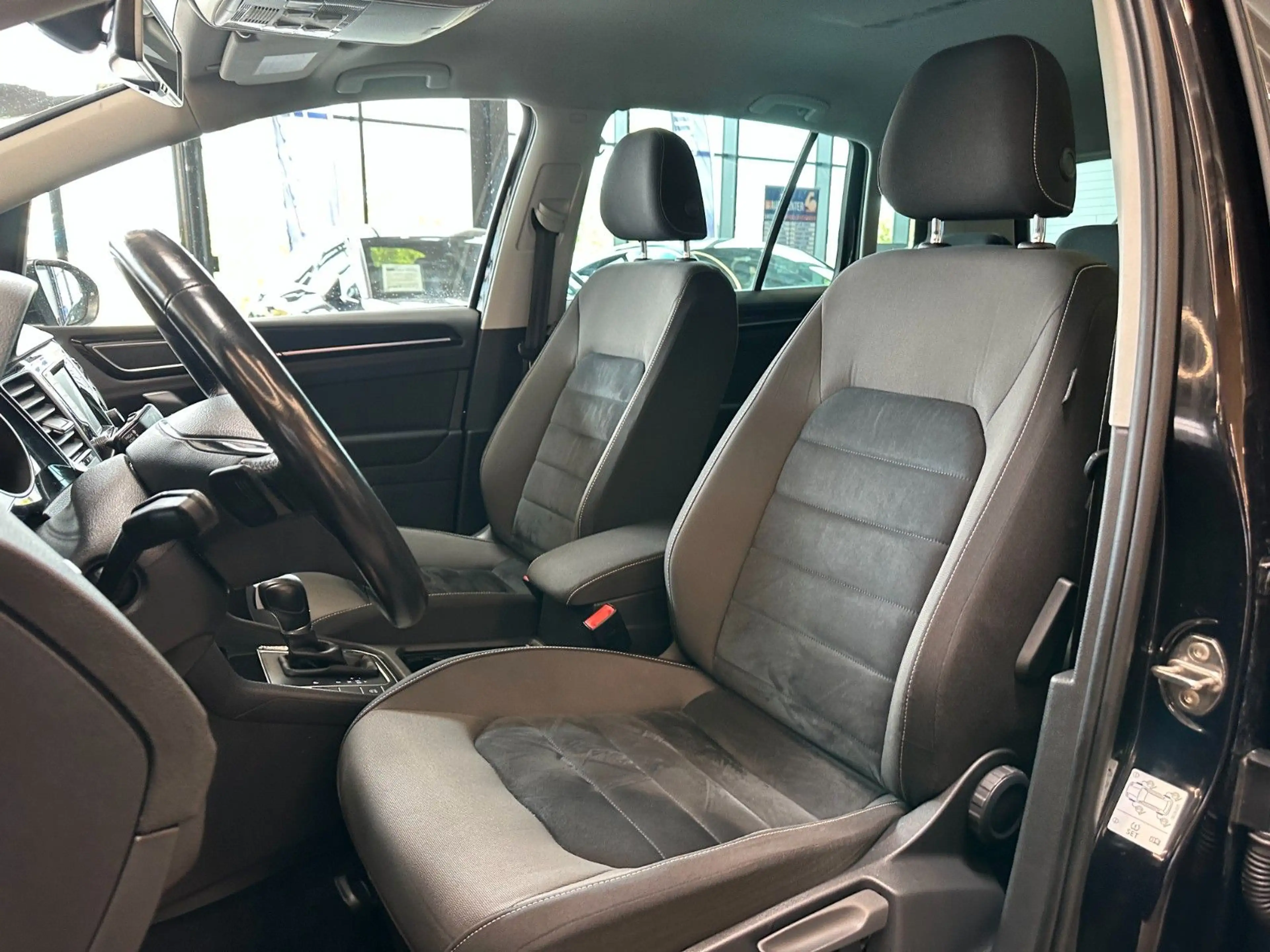 Volkswagen Golf Sportsvan Golf *ACC*NAV*PDC*SitzHZ*2-ZONEN*ALCANTARA*AHK* — photo 9