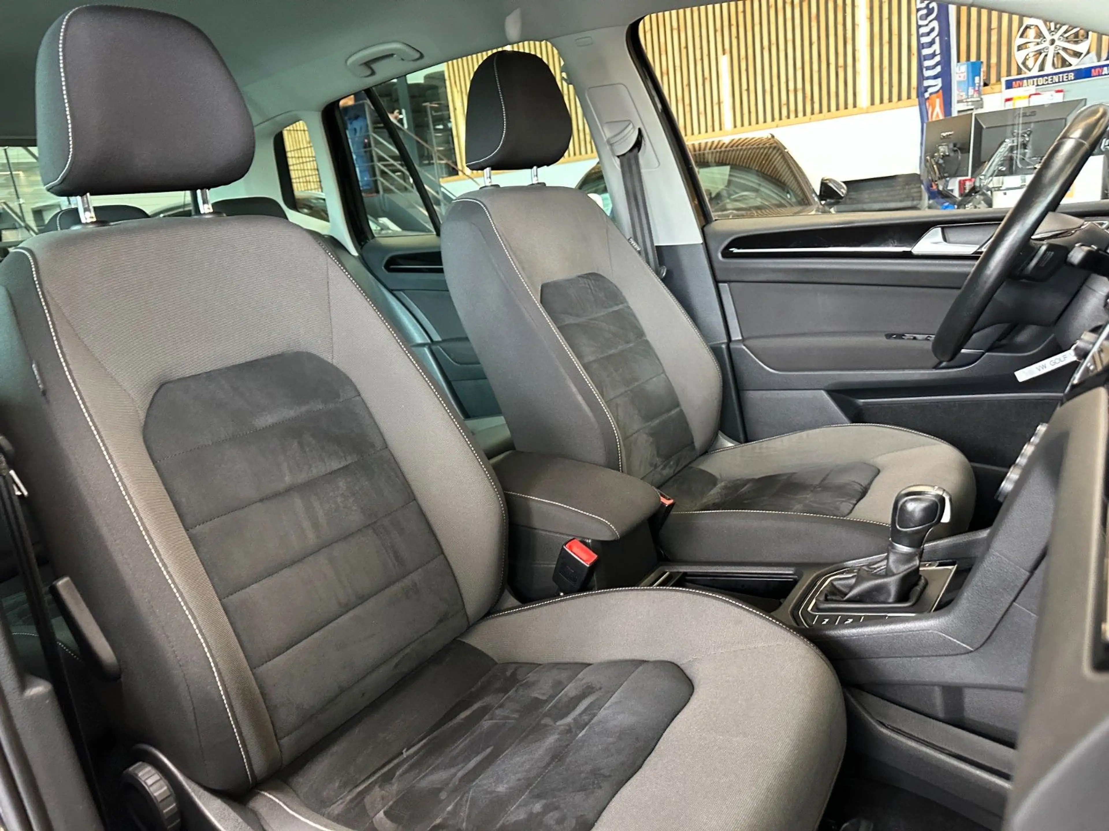 Volkswagen Golf Sportsvan Golf *ACC*NAV*PDC*SitzHZ*2-ZONEN*ALCANTARA*AHK* — photo 8
