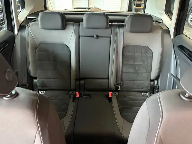 Volkswagen Golf Sportsvan view 12