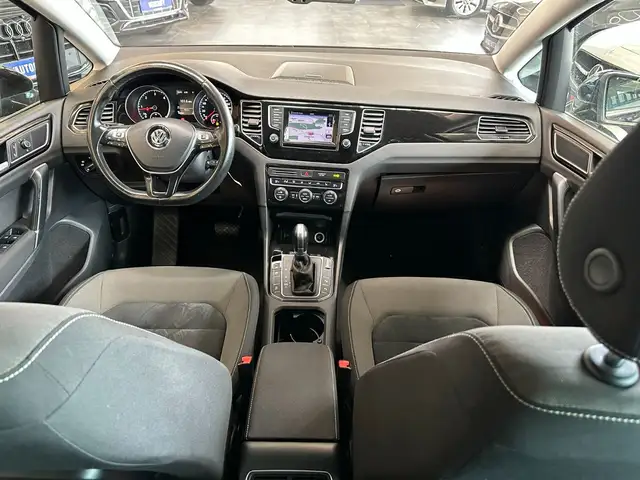 Volkswagen Golf Sportsvan view 6
