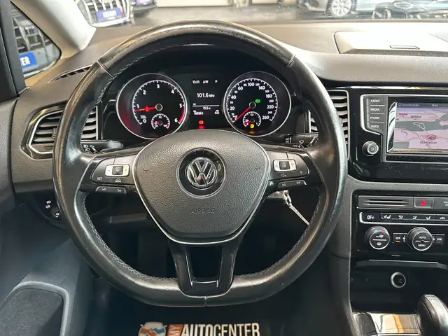 Volkswagen Golf Sportsvan view 7