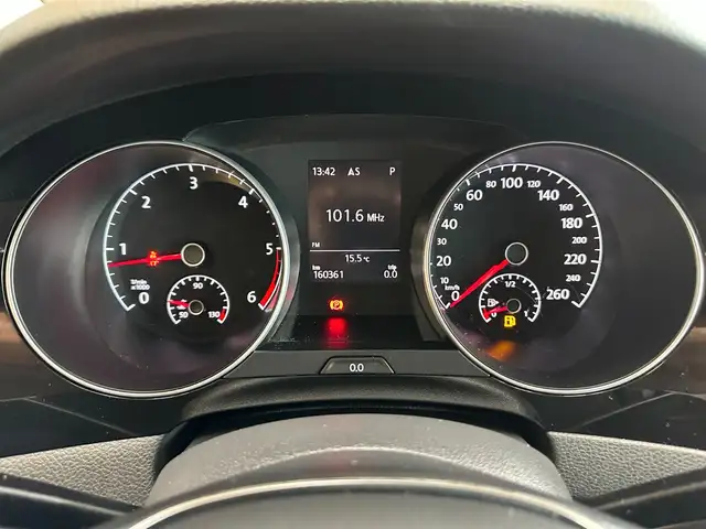 Volkswagen Golf Sportsvan view 13