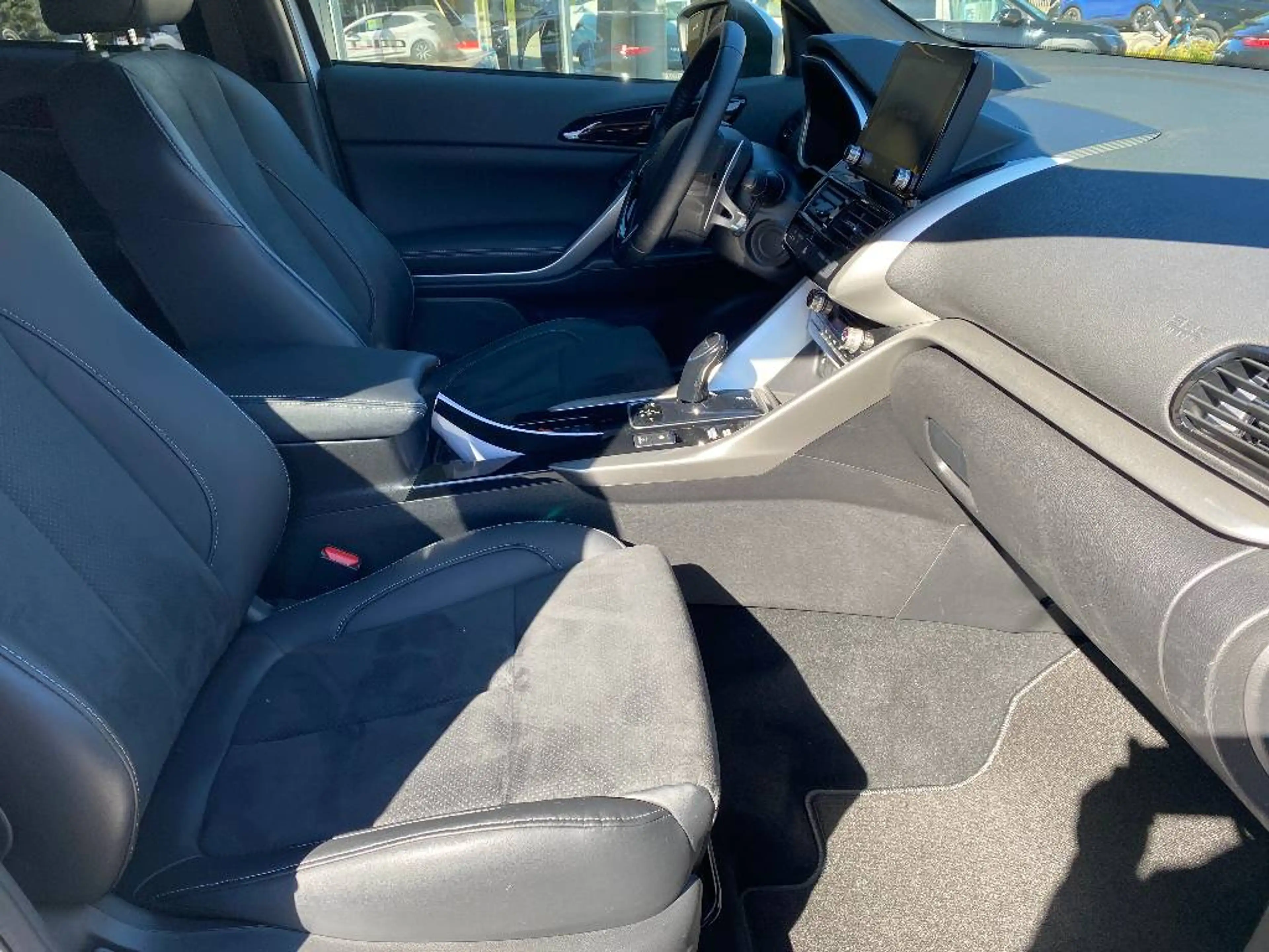 Mitsubishi Eclipse Cross Plug-in Hybrid PLUS — photo 4