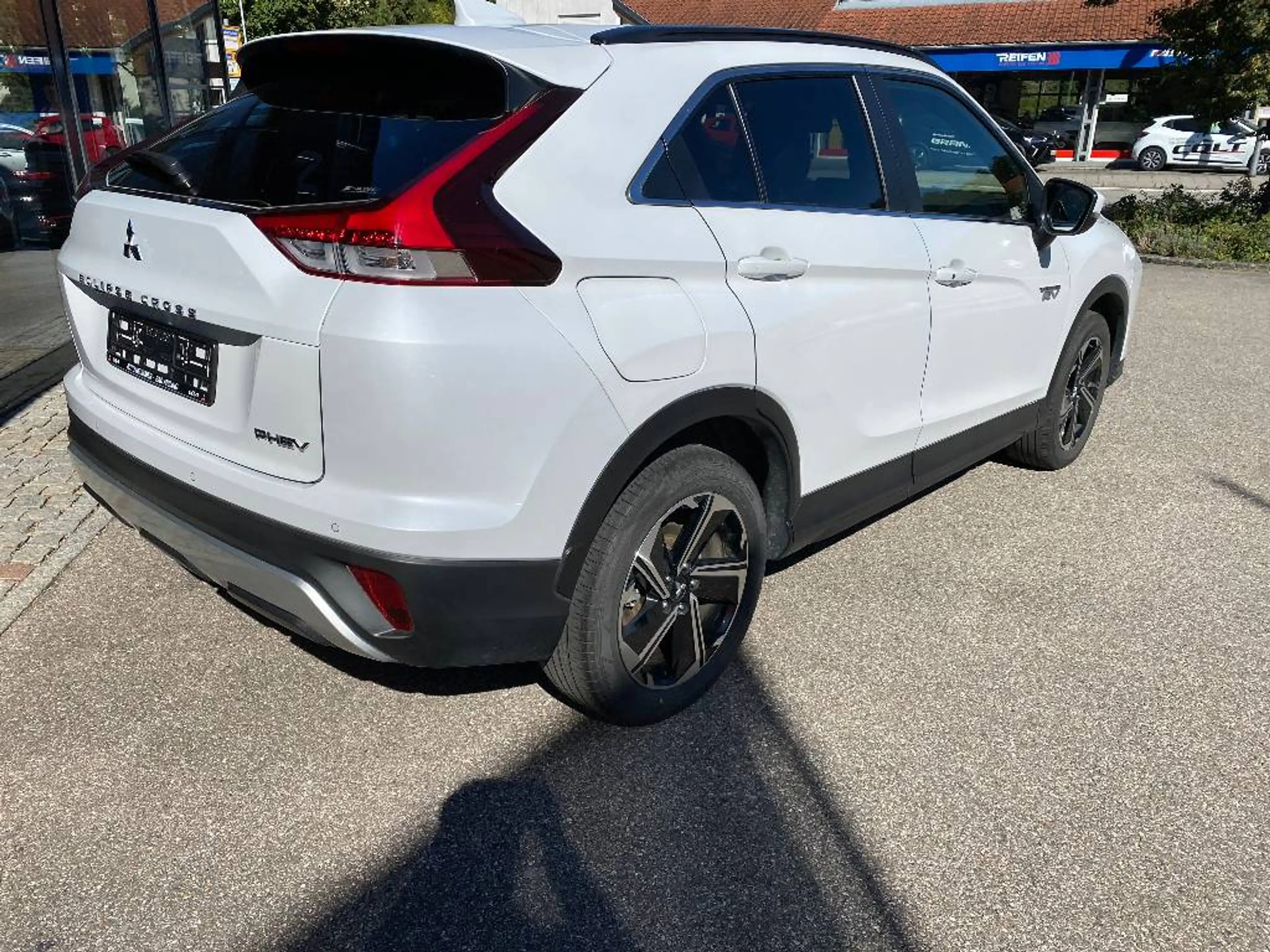 Mitsubishi Eclipse Cross Plug-in Hybrid PLUS — photo 3