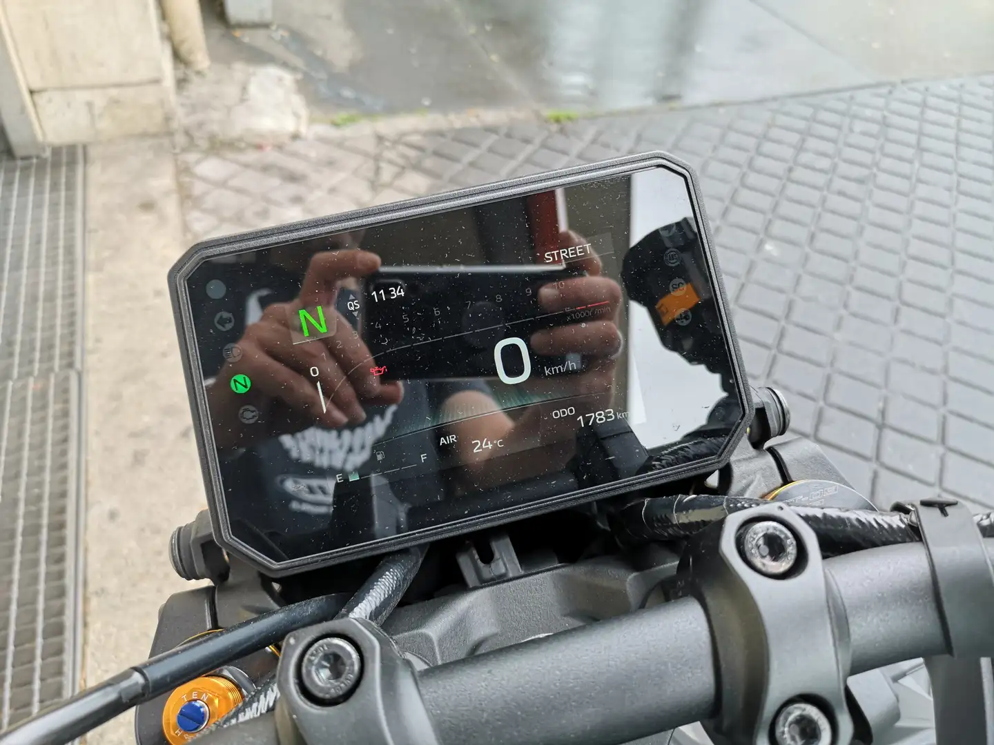 Yamaha MT-09 Gris - 2