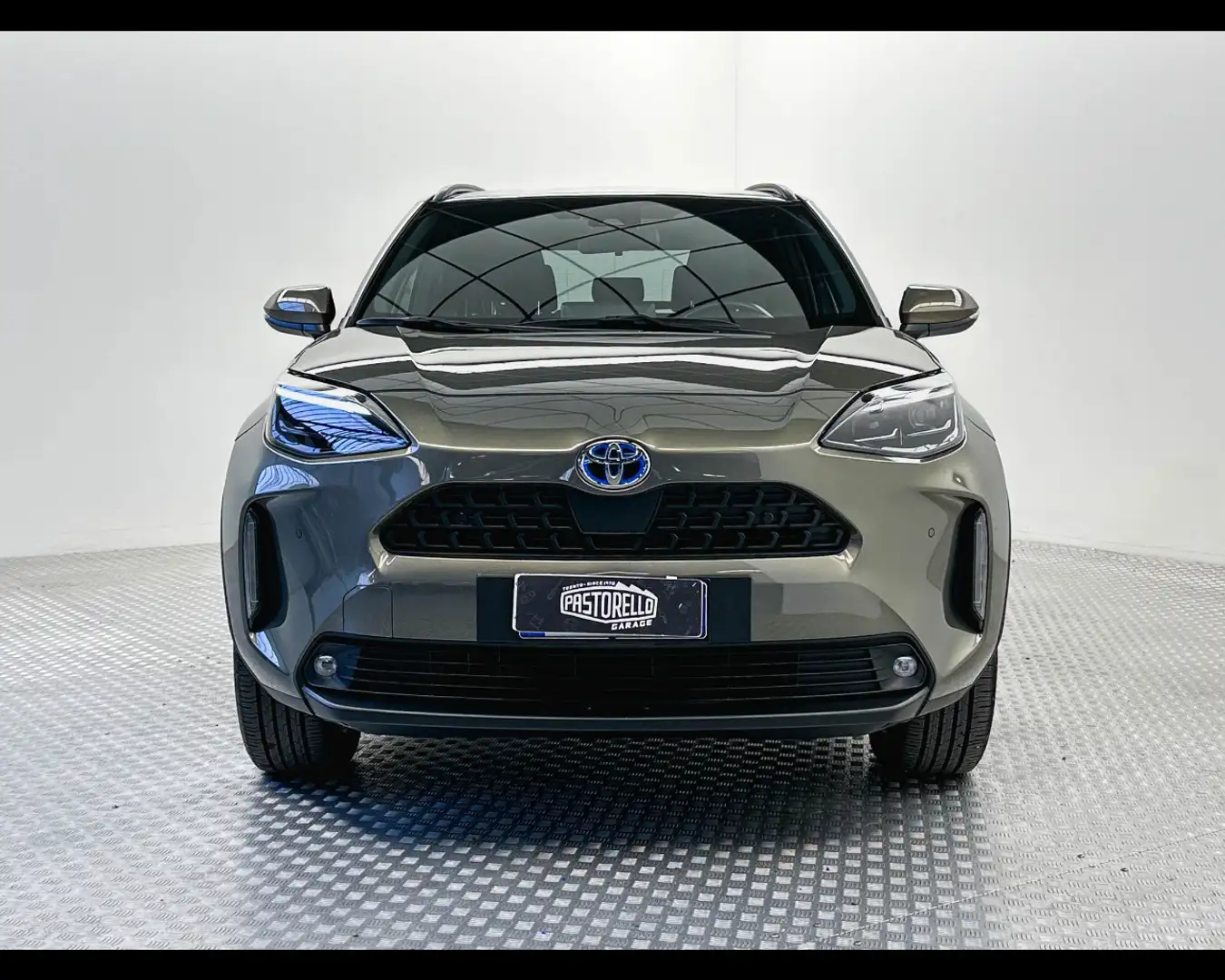 Toyota Yaris Cross 1.5 Hybrid 5p. E-CVT AWD-i Trend Brons - 2