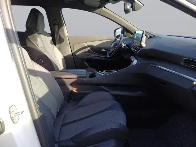 Peugeot 3008 view 13