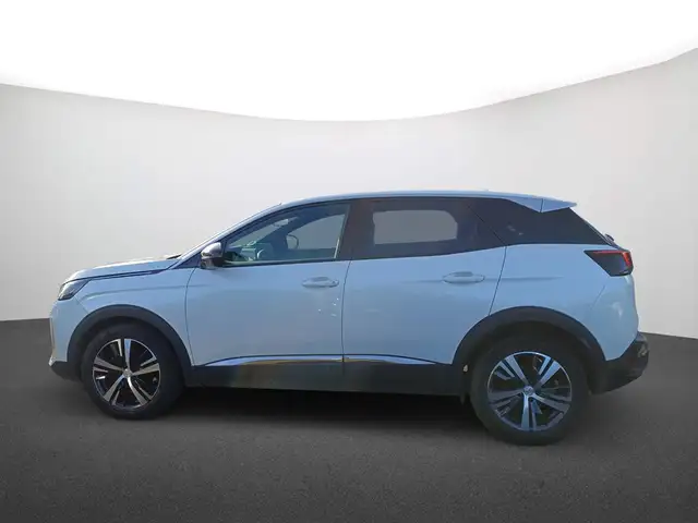 Peugeot 3008 view 5