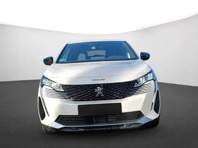 Peugeot 3008 view 3