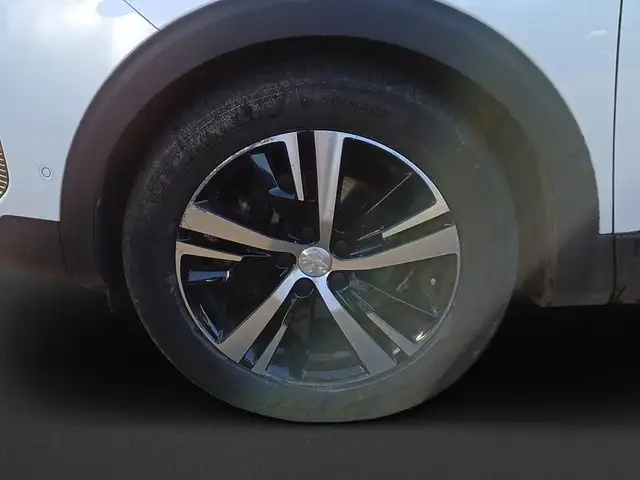 Peugeot 3008 view 10