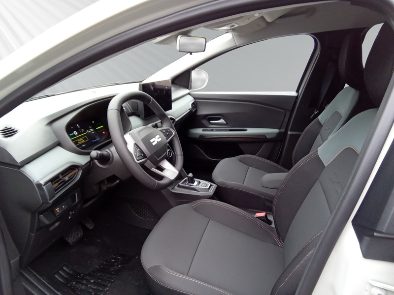 Dacia Jogger Extreme hybrid 155 — photo 7