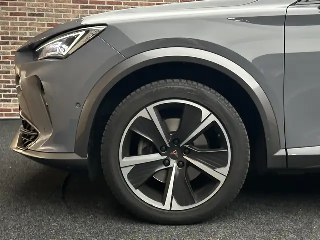Cupra Formentor view 8