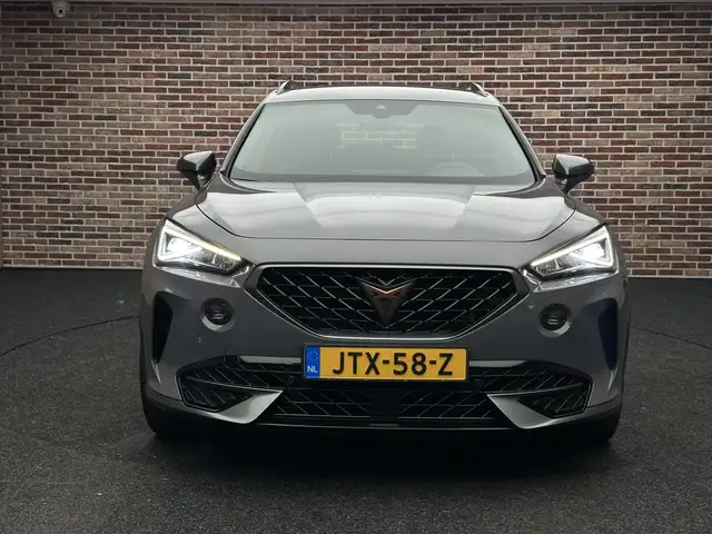 Cupra Formentor view 5