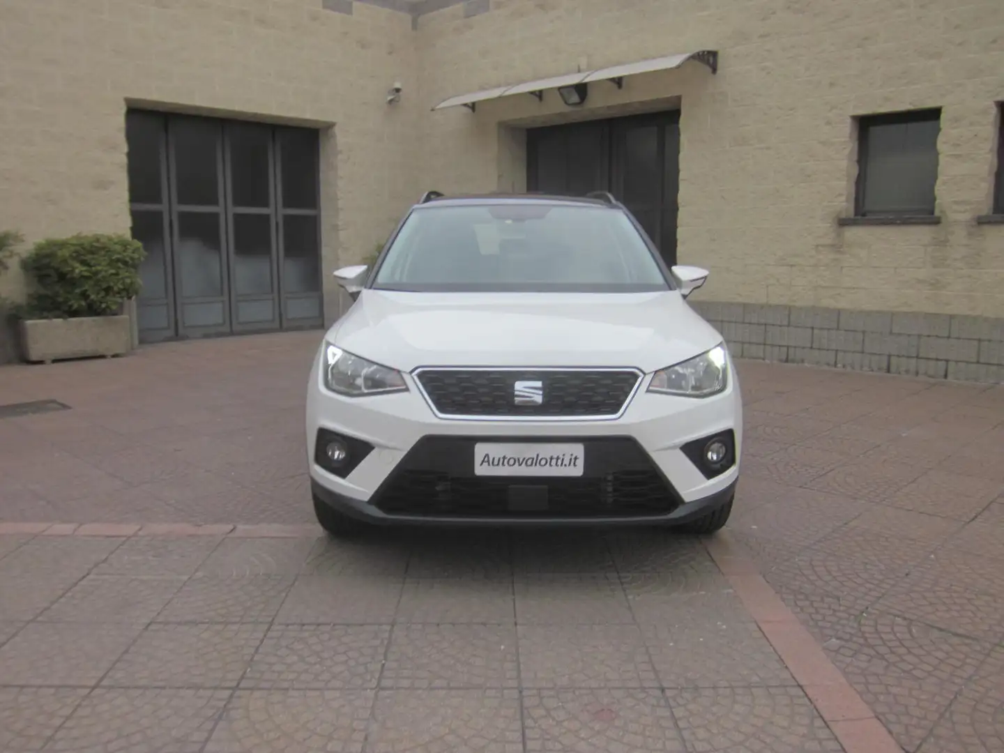 SEAT Arona 1.0 TGI XCELLENCE Bianco - 2