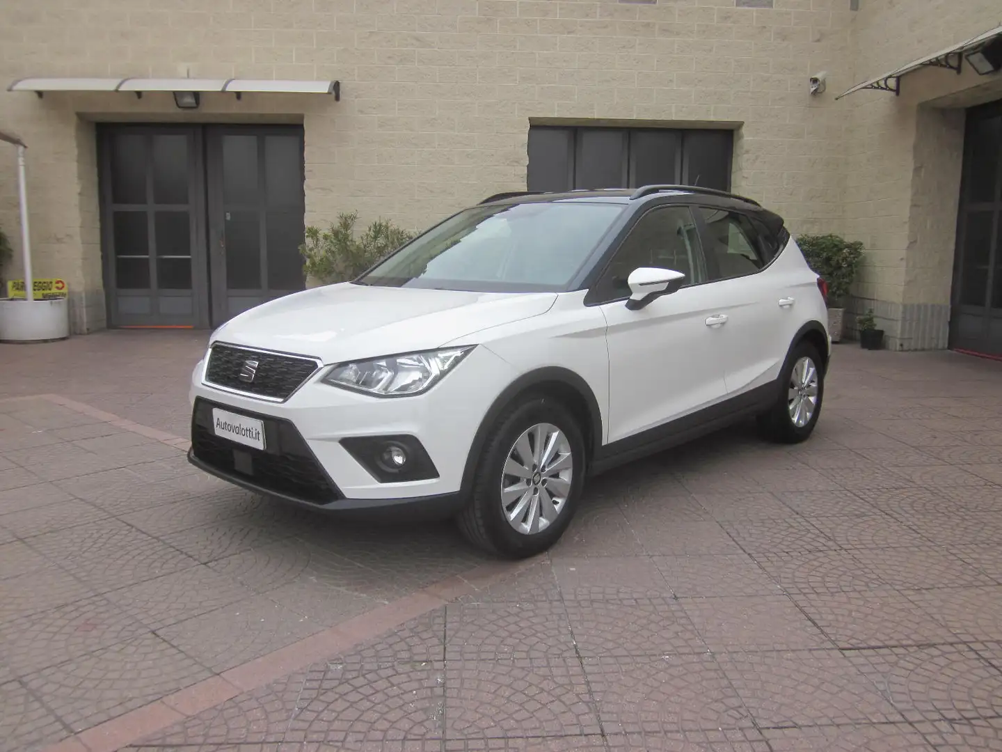 SEAT Arona 1.0 TGI XCELLENCE Bianco - 1