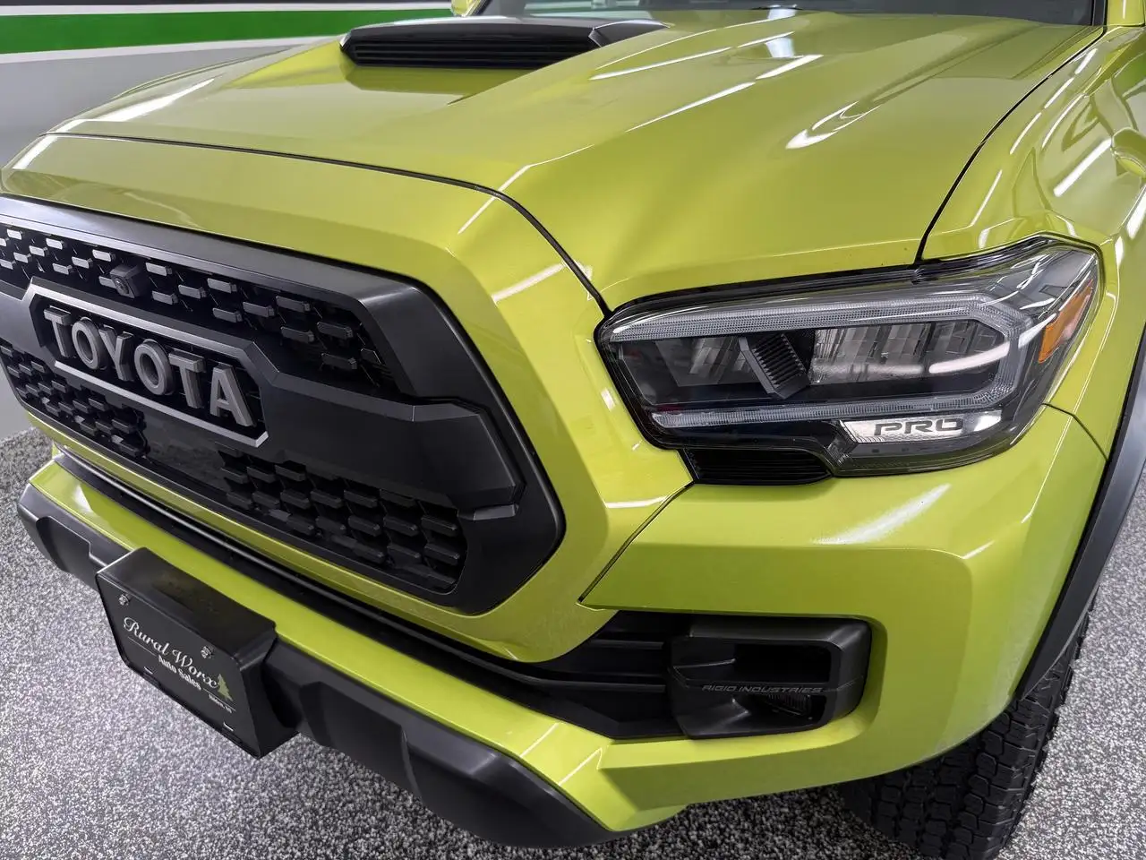 Toyota Tacoma снимка Toyota Tacoma