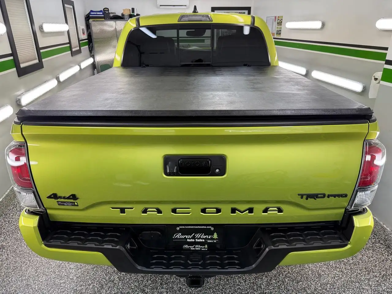 Toyota Tacoma снимка Toyota Tacoma