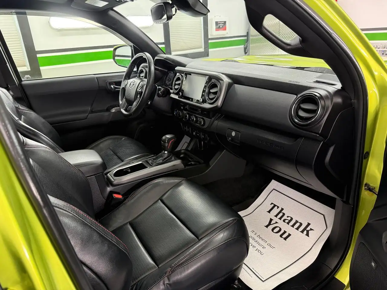 Toyota Tacoma снимка Toyota Tacoma