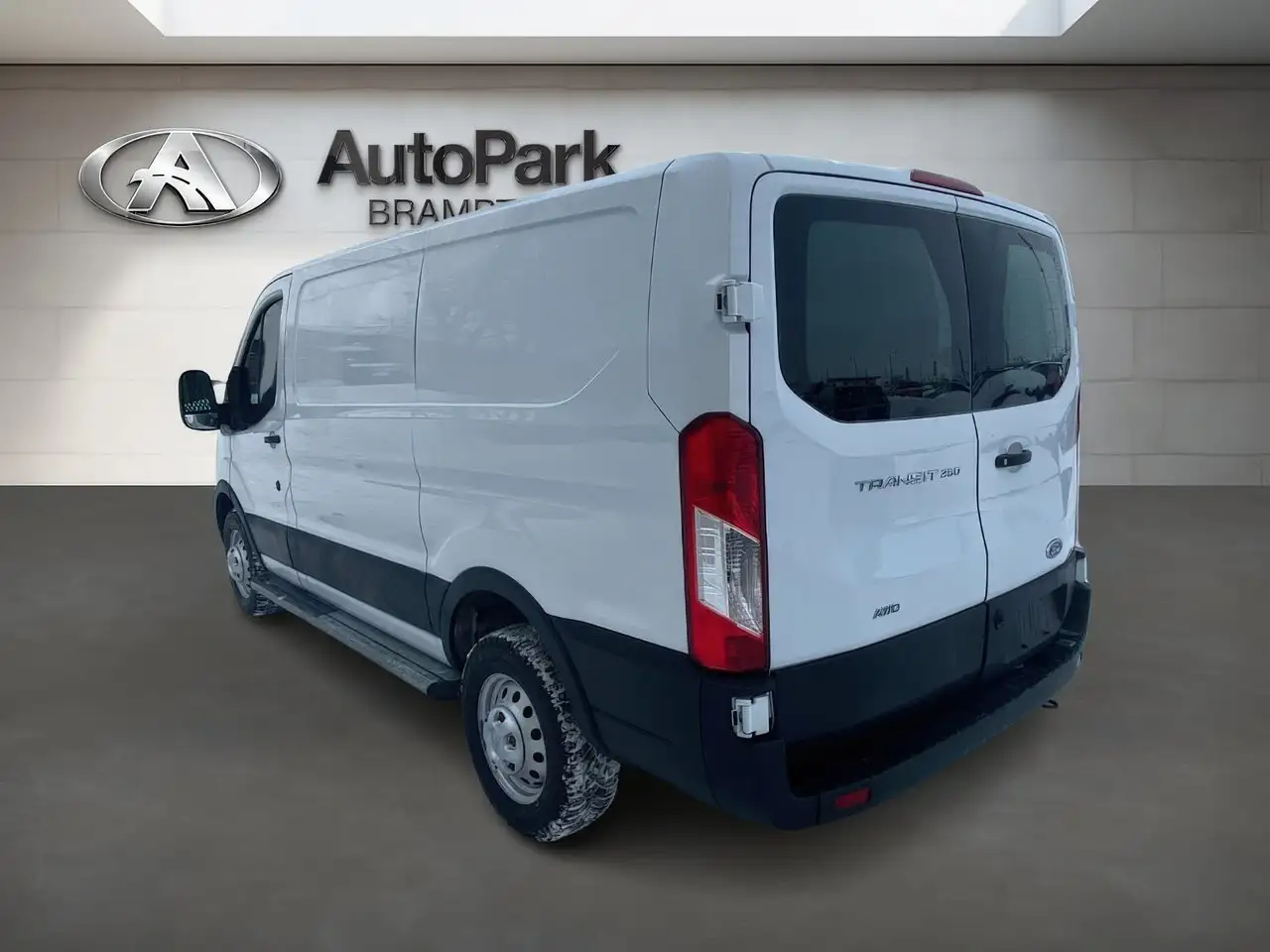 Ford Transit Cargo Van снимка Ford Transit Cargo Van