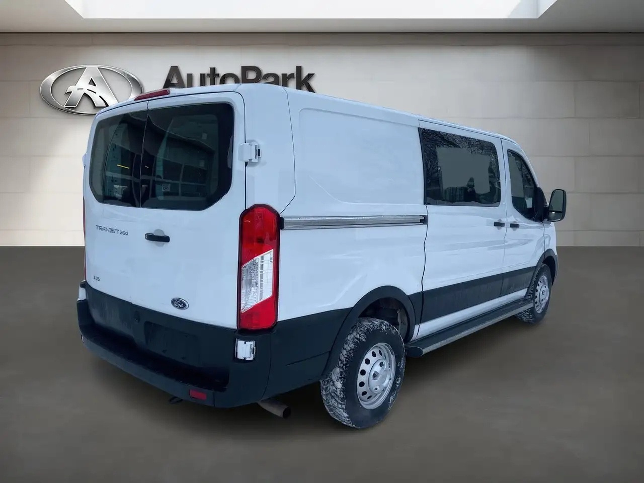 Ford Transit Cargo Van снимка Ford Transit Cargo Van