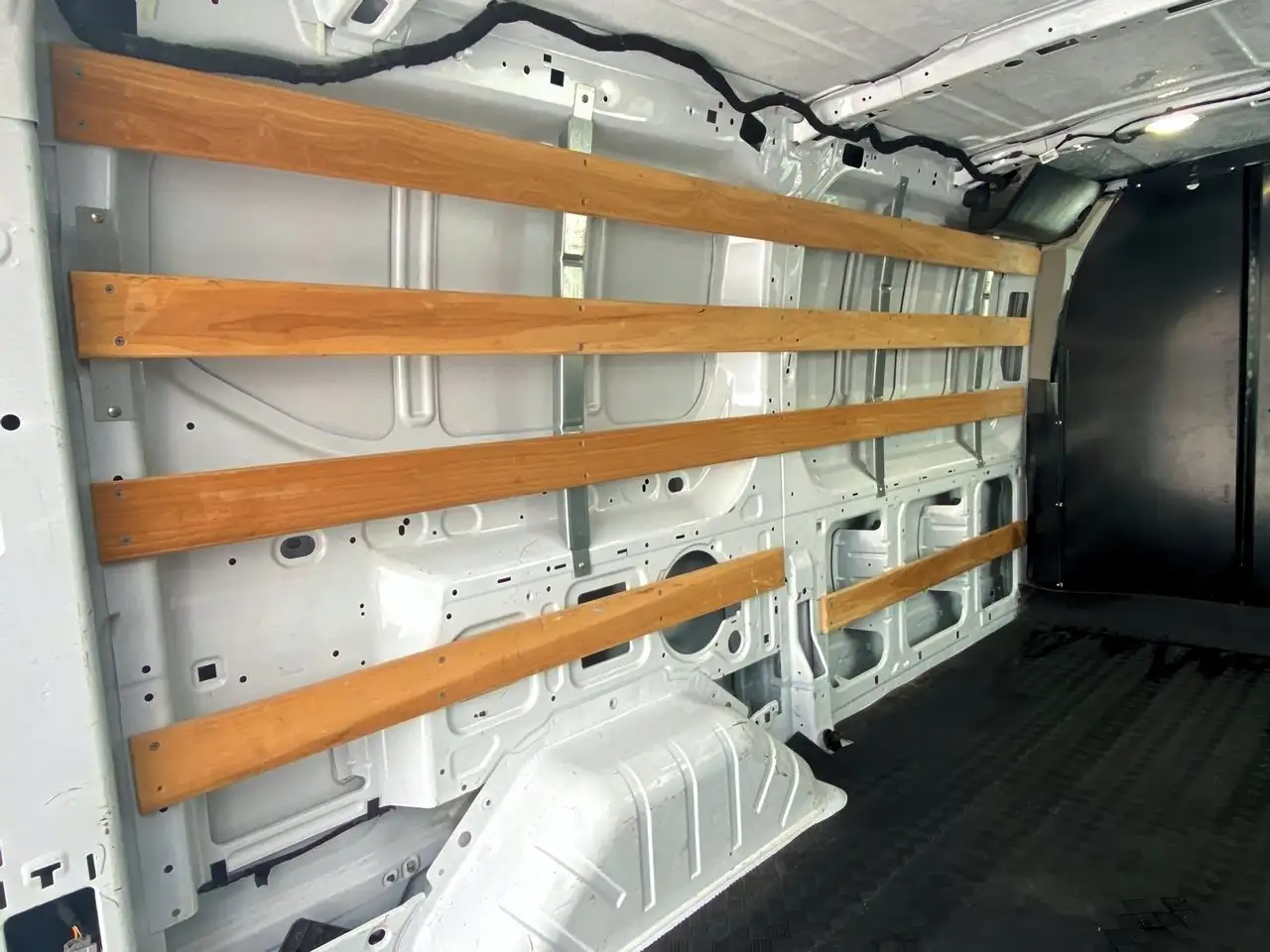 Ford Transit Cargo Van снимка Ford Transit Cargo Van