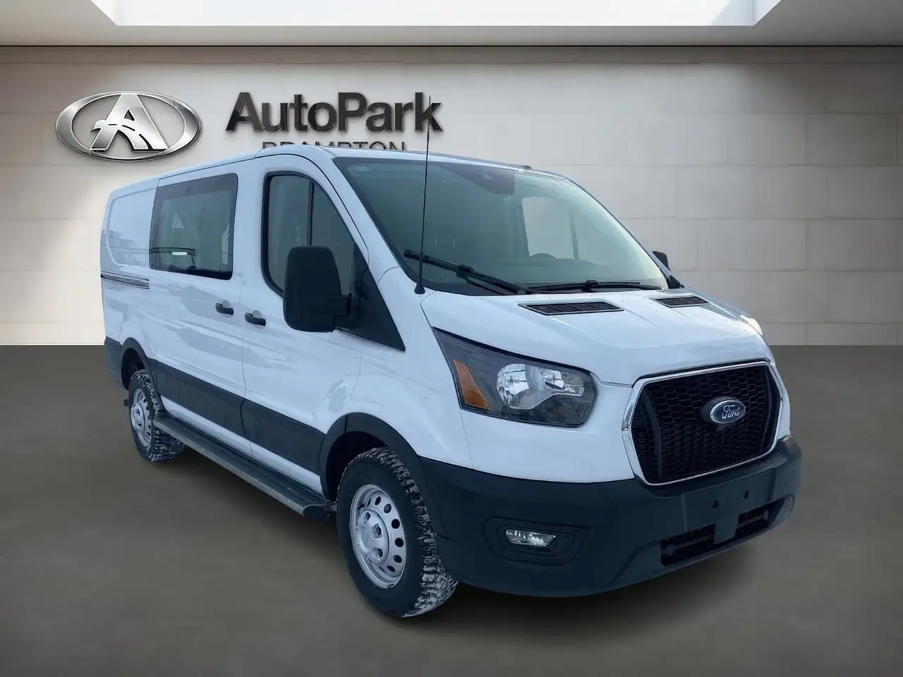 Ford Transit Cargo Van снимка Ford Transit Cargo Van