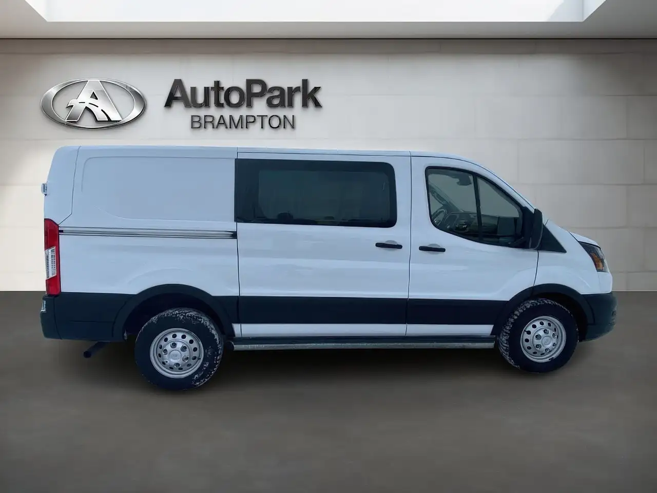 Ford Transit Cargo Van снимка Ford Transit Cargo Van