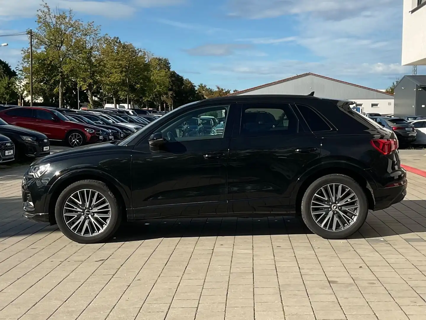 Audi Q3 35 TDI S-Line ACC AHK LED RFK Sthg ViCo Schwarz - 2