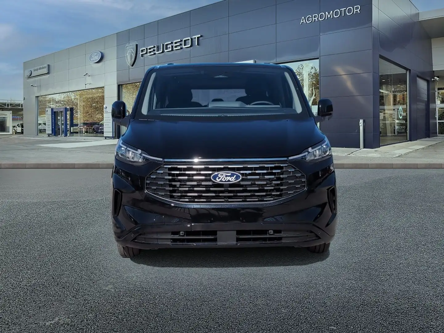 Ford Tourneo Custom 2.0 EcoBlue 110kW (150CV) L1 Titanium Blanco - 2