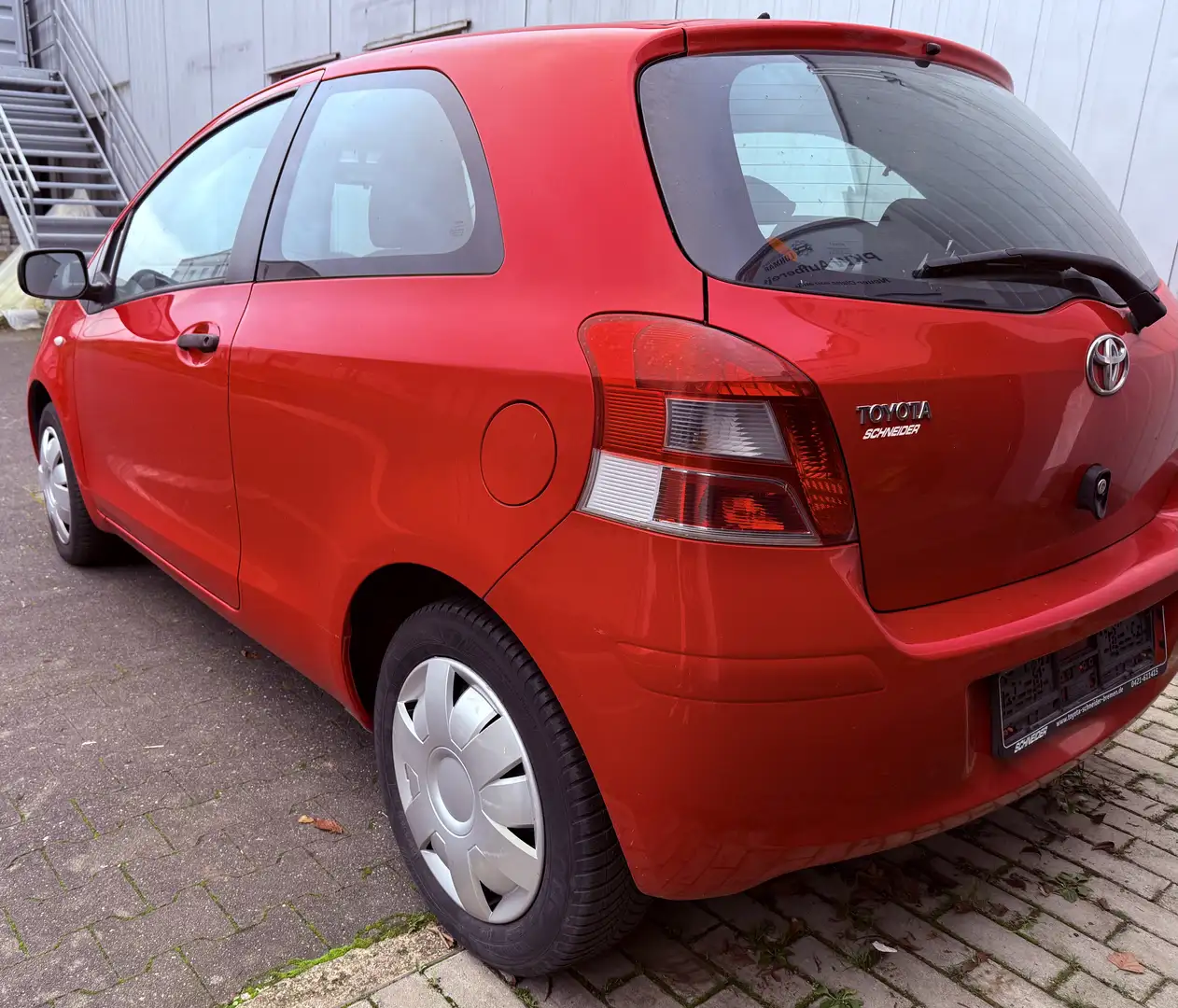 Toyota Yaris Yaris  3-Türer 1.0 VVT-i Cool Rot - 2