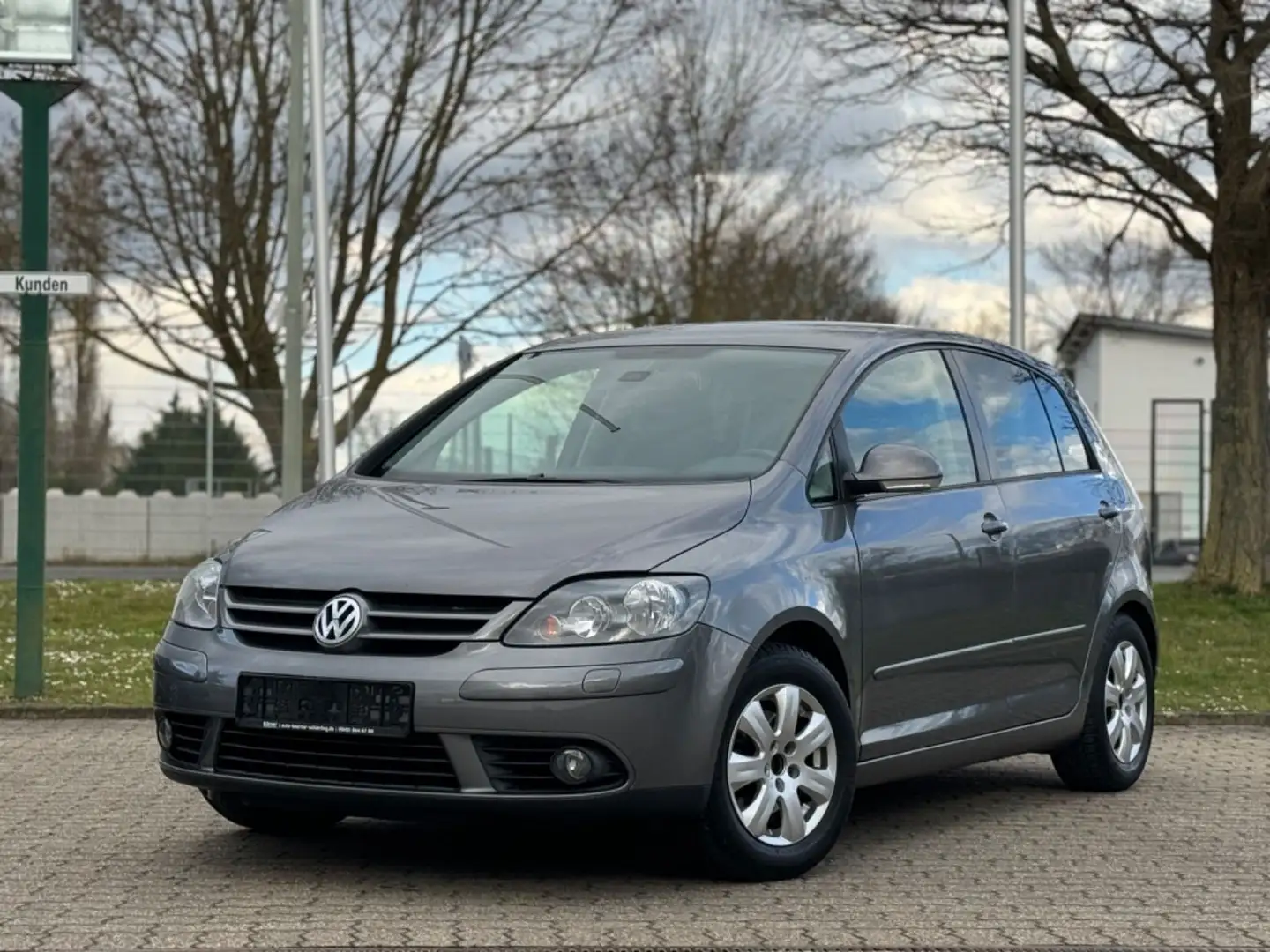 Volkswagen Golf Plus V United*KLIMAAUT.*TEMP.*SHZ*PDC*TÜV* Grau - 1