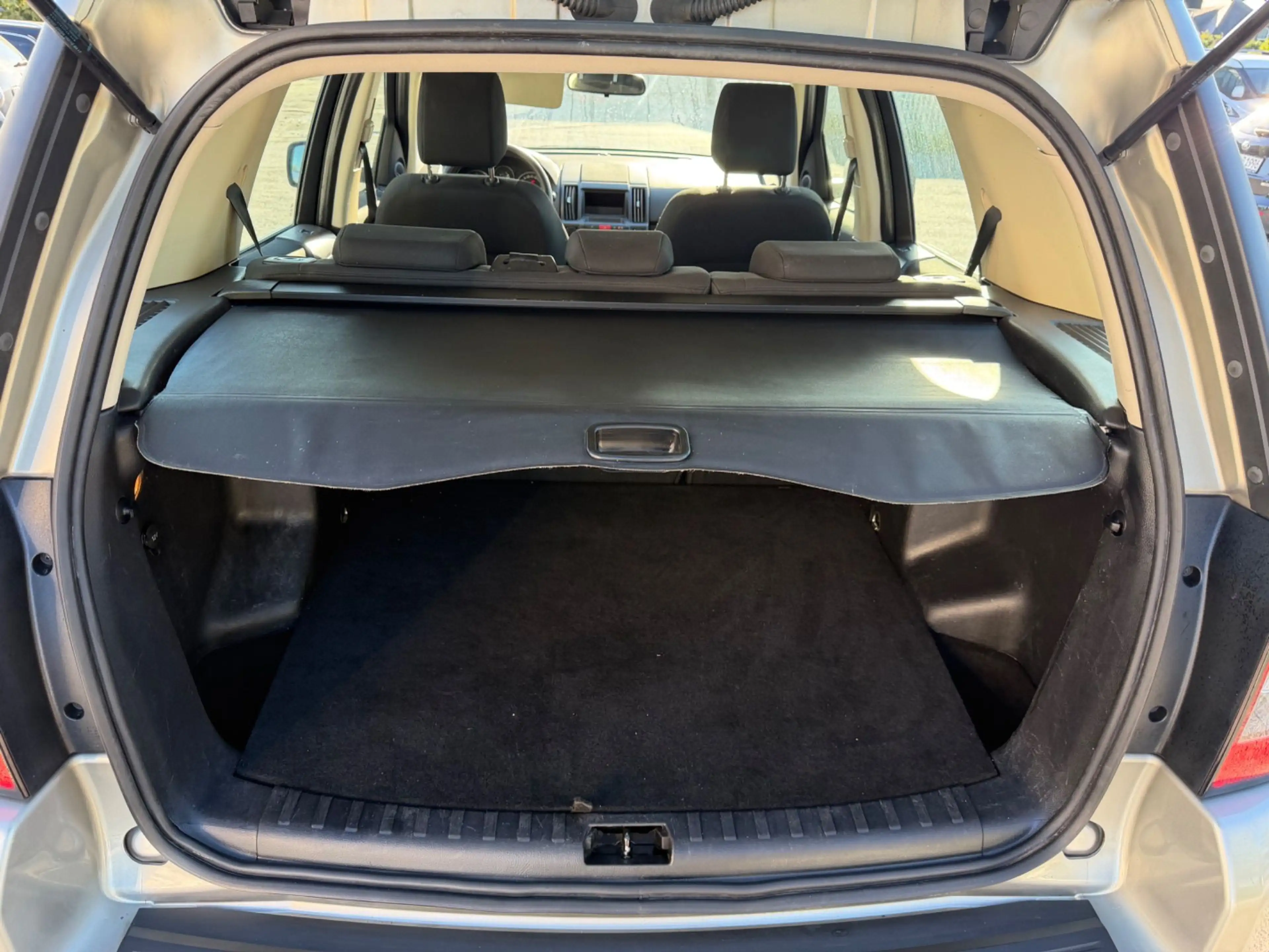 Land Rover Freelander 2 2.2 TD4 1.HAND AWD | SHZ | PDC — photo 14