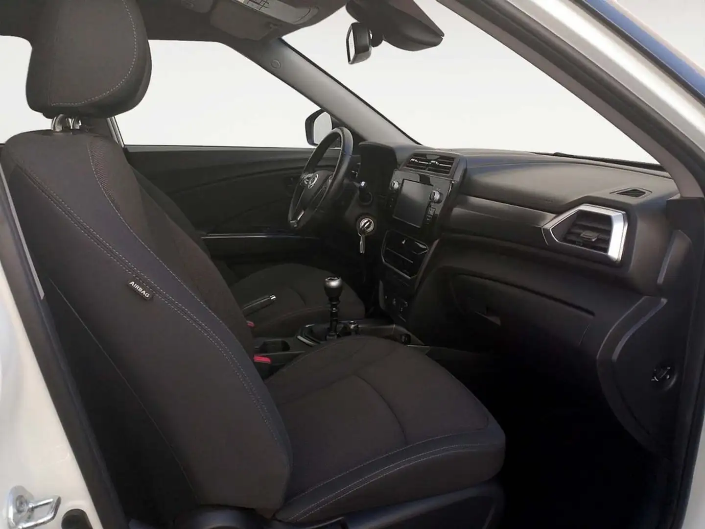 SsangYong Tivoli G15 Urban Plus LP 4x2 Blanco - 2