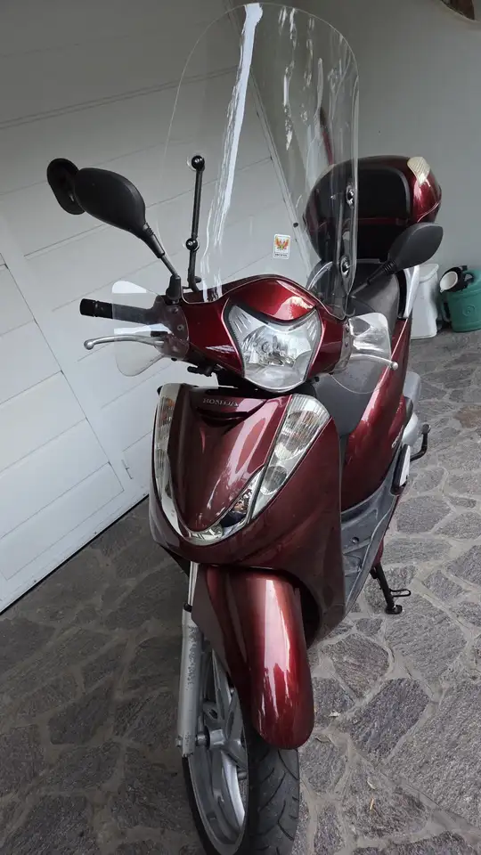 Honda SH 300