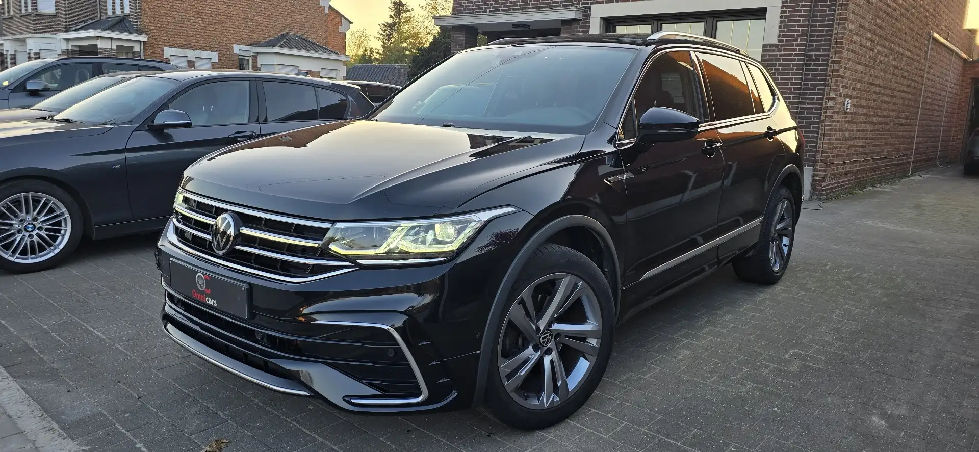 Volkswagen Tiguan Allspace 2.0 TDI DSG R-Line Business 7 PLaatsen Noir - 1