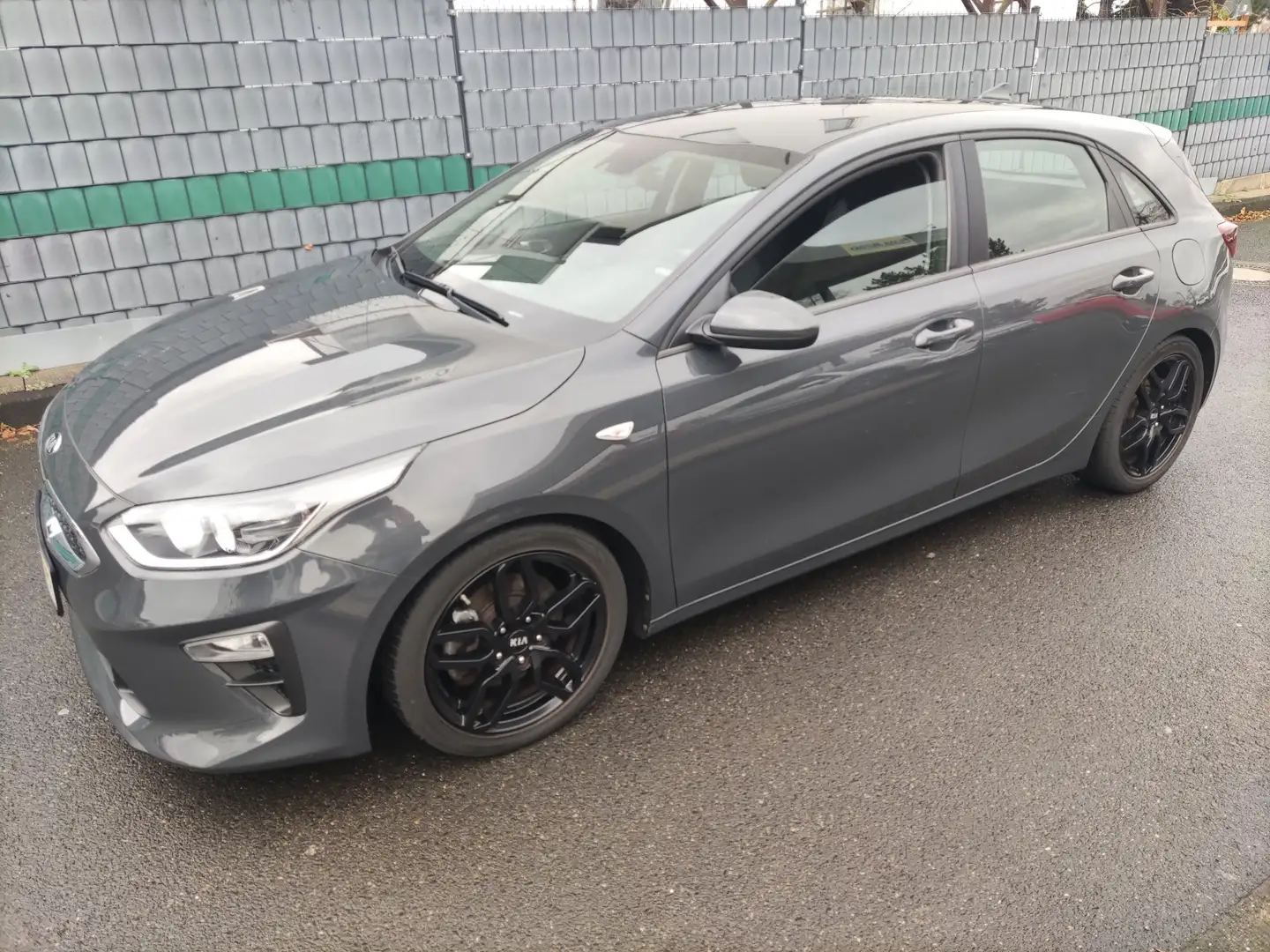 Kia Ceed / cee'd Ceed 1.4 Edition 7 Grau - 1