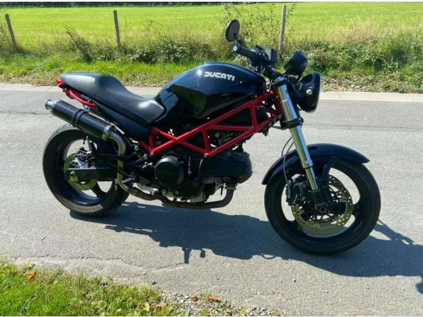 Ducati Monster 695 Zwart - 1