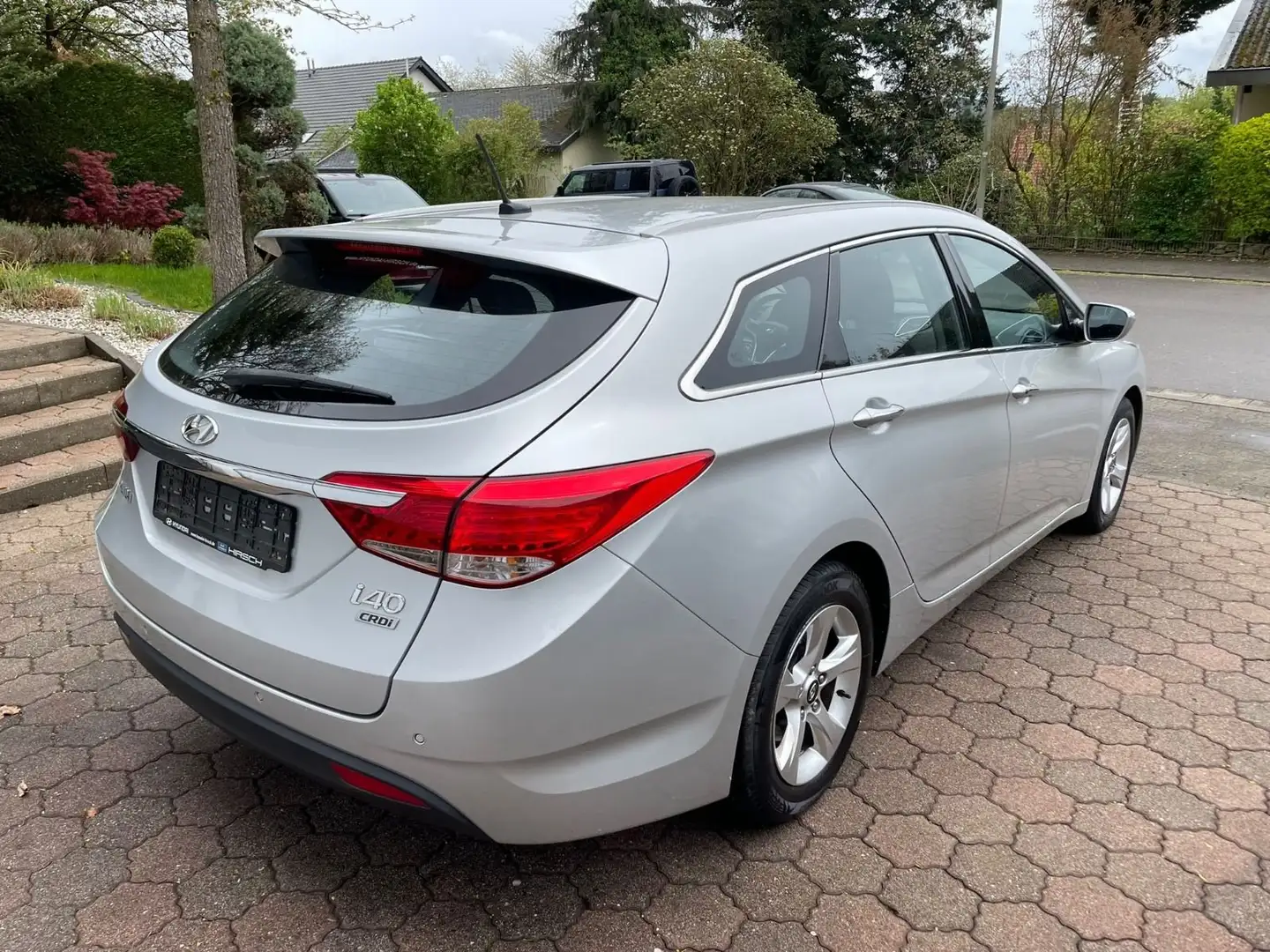 Hyundai i40 i40cw+1.7+CRDi+AutomatikStyle Silber - 1