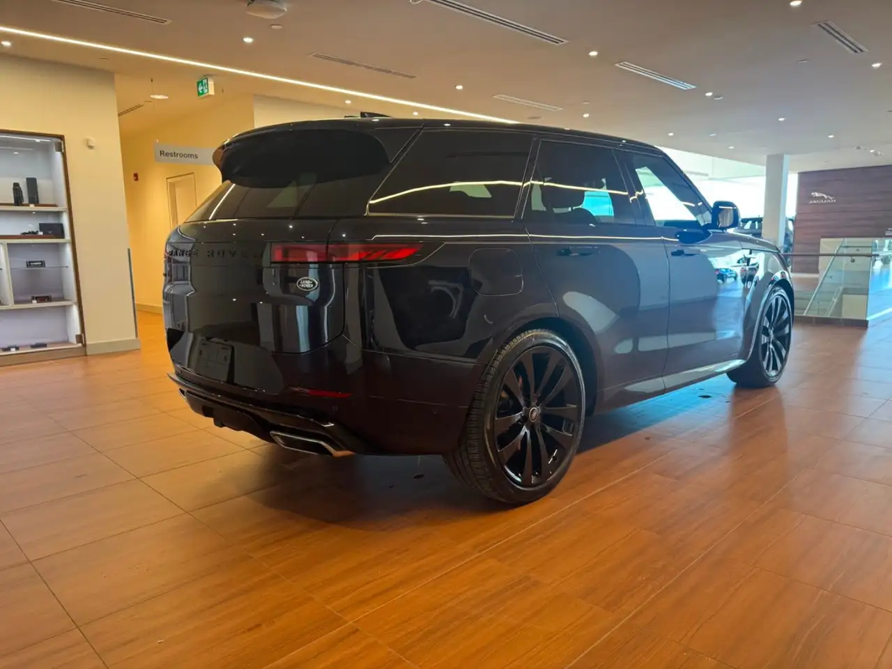 Land Rover Range Rover Sport снимка Land Rover Range Rover Sport
