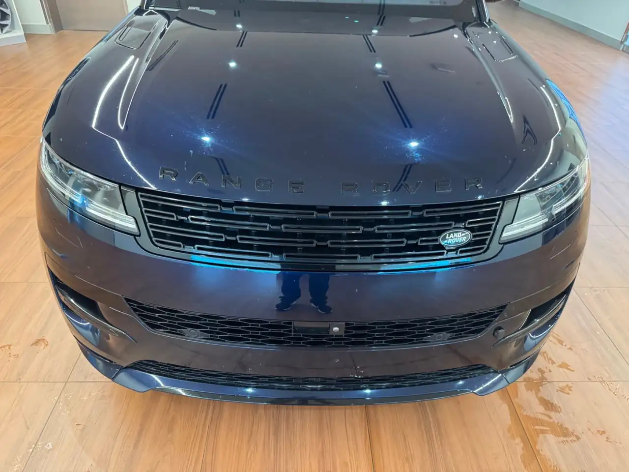 Land Rover Range Rover Sport снимка Land Rover Range Rover Sport