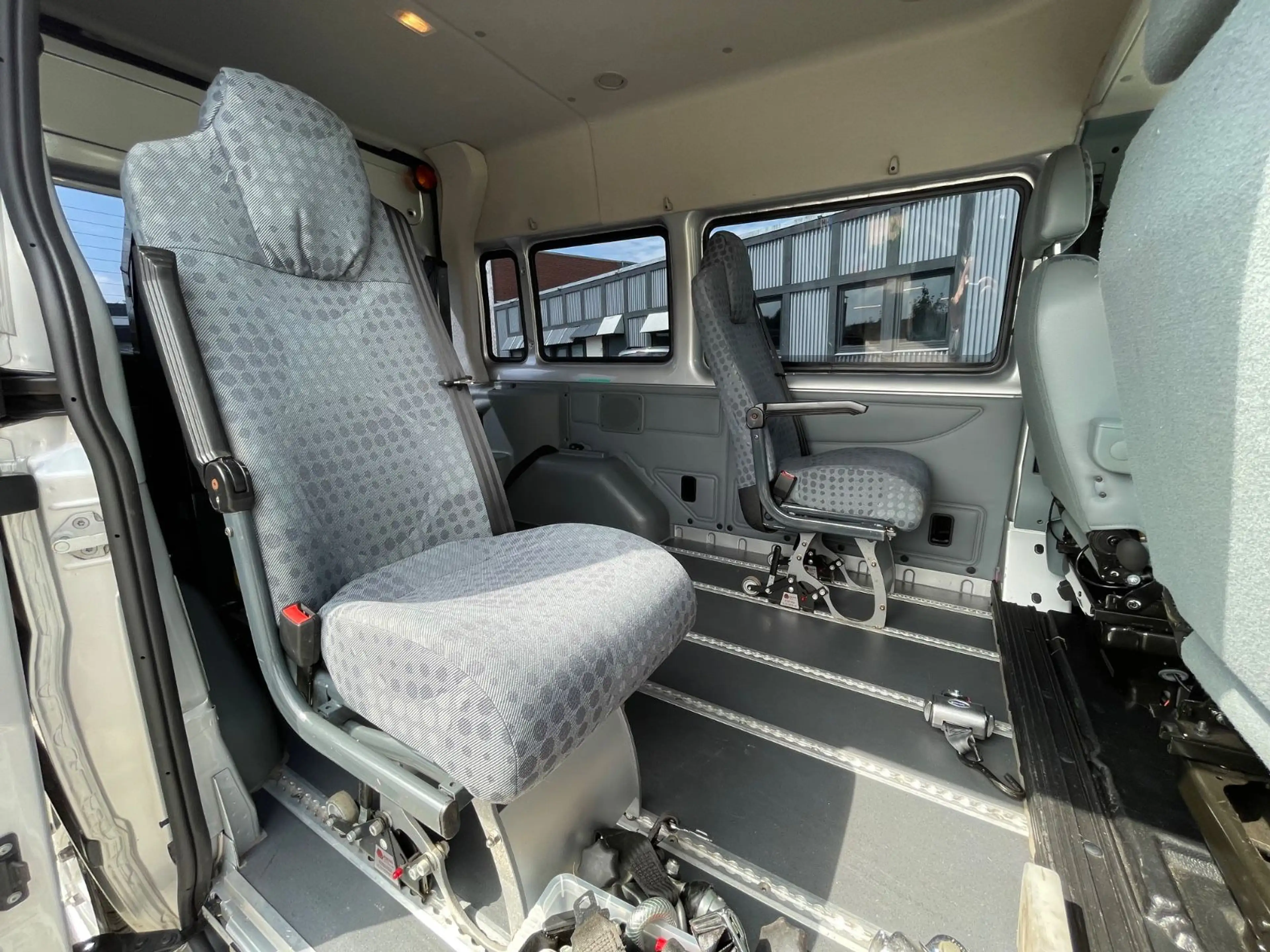 Ford Transit Kombi FT 300 K/NUR 61t.KM/RAMPE/4-SITZE/ — photo 10