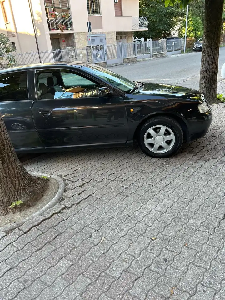 Audi A3 3p 1.6 Ambiente, foto 1