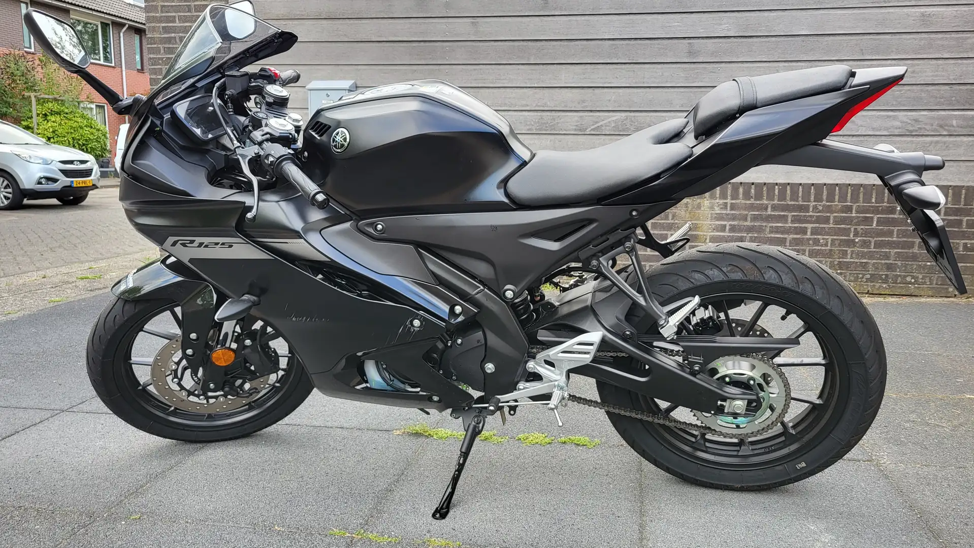 Yamaha YZF-R125 Czarny - 1