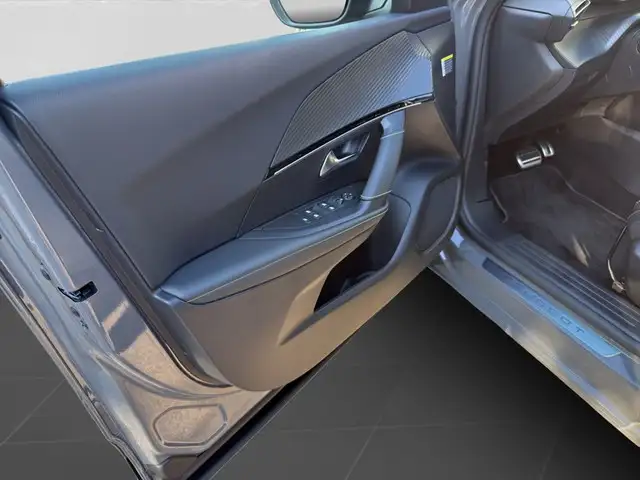 Peugeot 2008 view 14