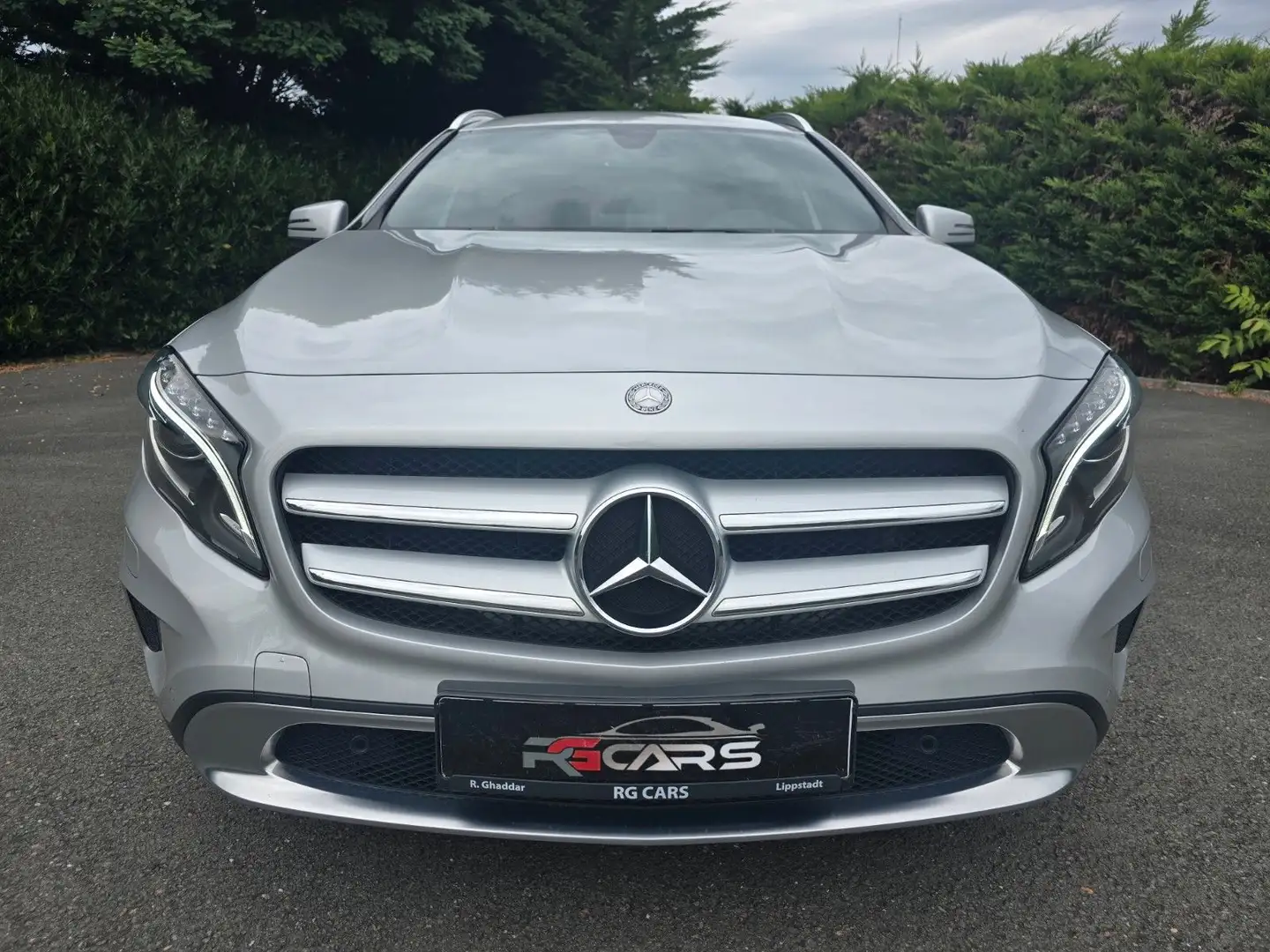 Mercedes-Benz GLA 180 Urban Xenon  Automatik Navi Anhänger Argent - 2