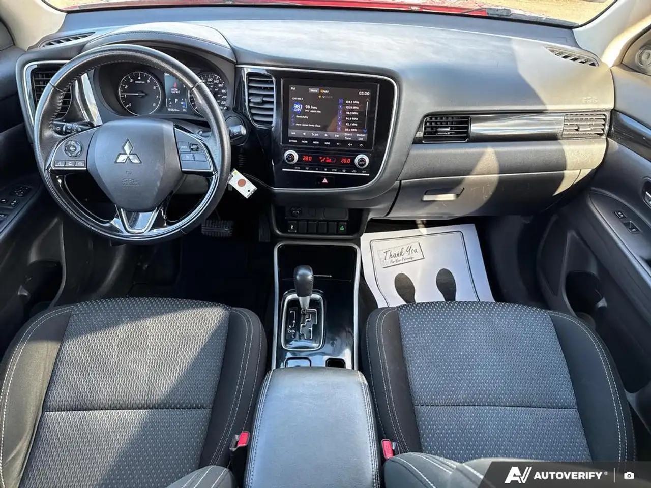 Mitsubishi Outlander снимка Mitsubishi Outlander