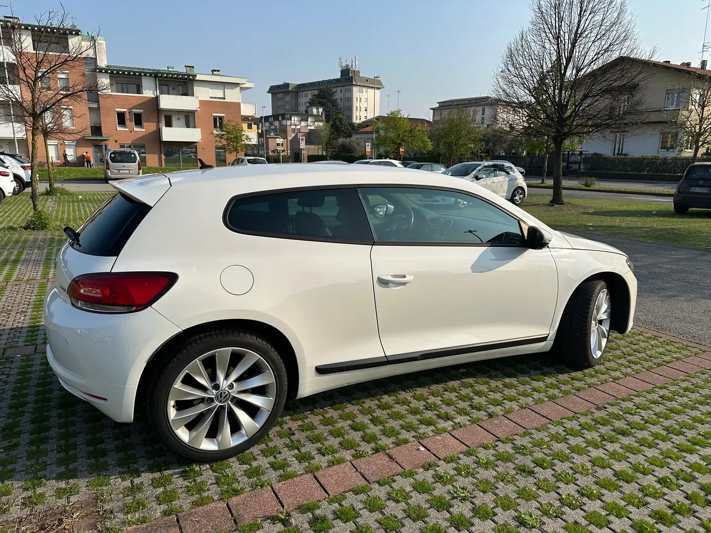 Volkswagen Scirocco Scirocco III 2008 2.0 tdi 170cv dsg Bianco - 2